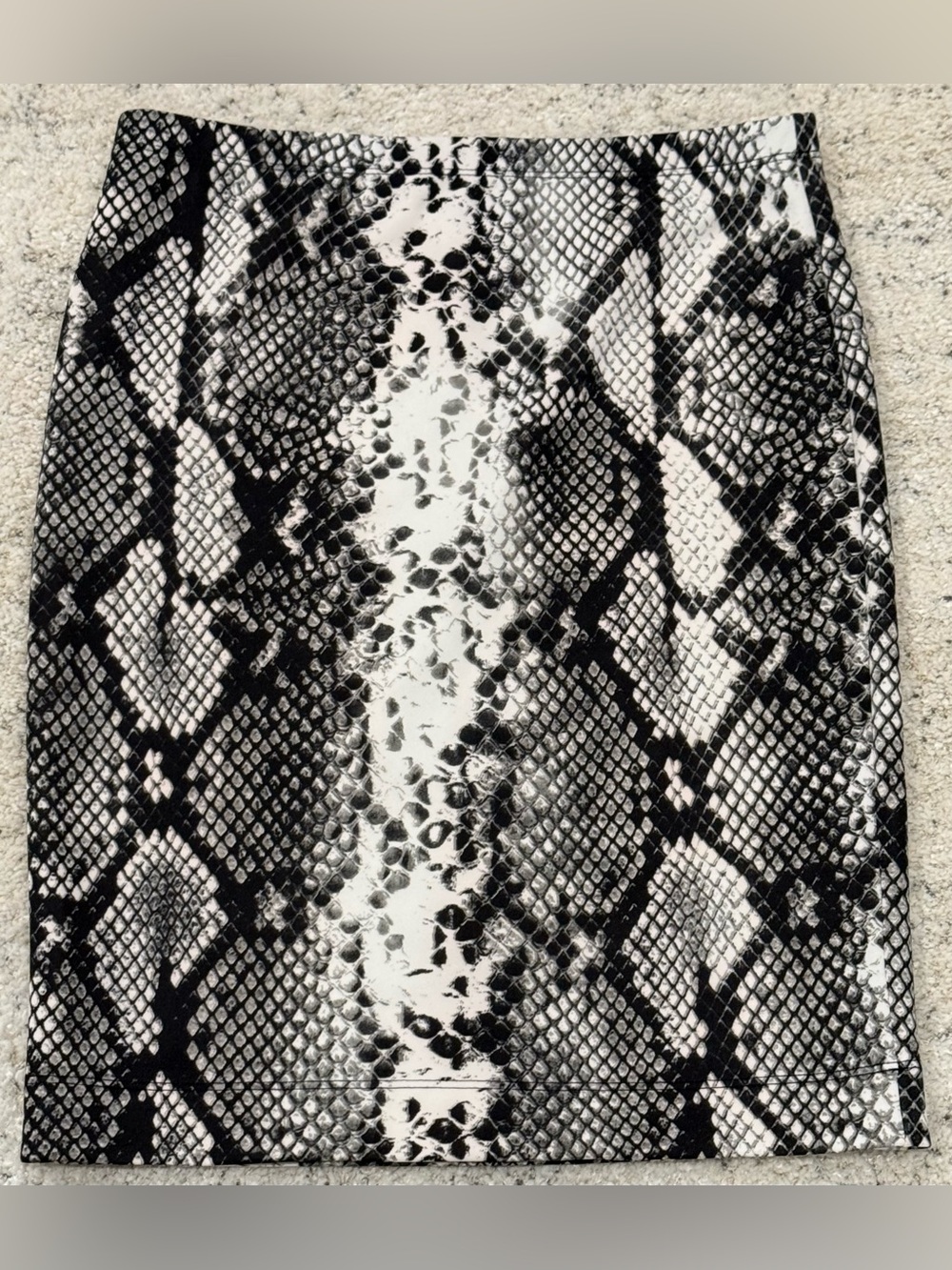 Karen Kane small S Black White Snakeskin Print Stretch Pencil Skirt USA